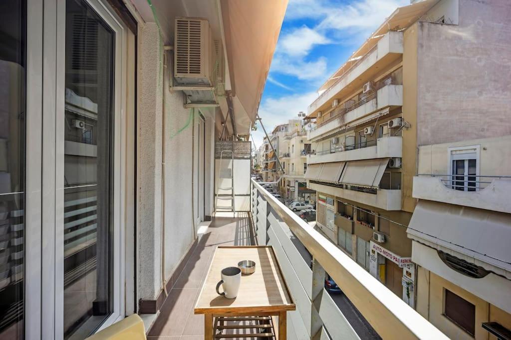 אתונה Apartment In The Middle Of Everything מראה חיצוני תמונה